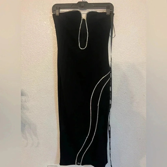 Heiress Beverly Hills Plunge Neck Strapless Midi Dress - Picture 2 of 8